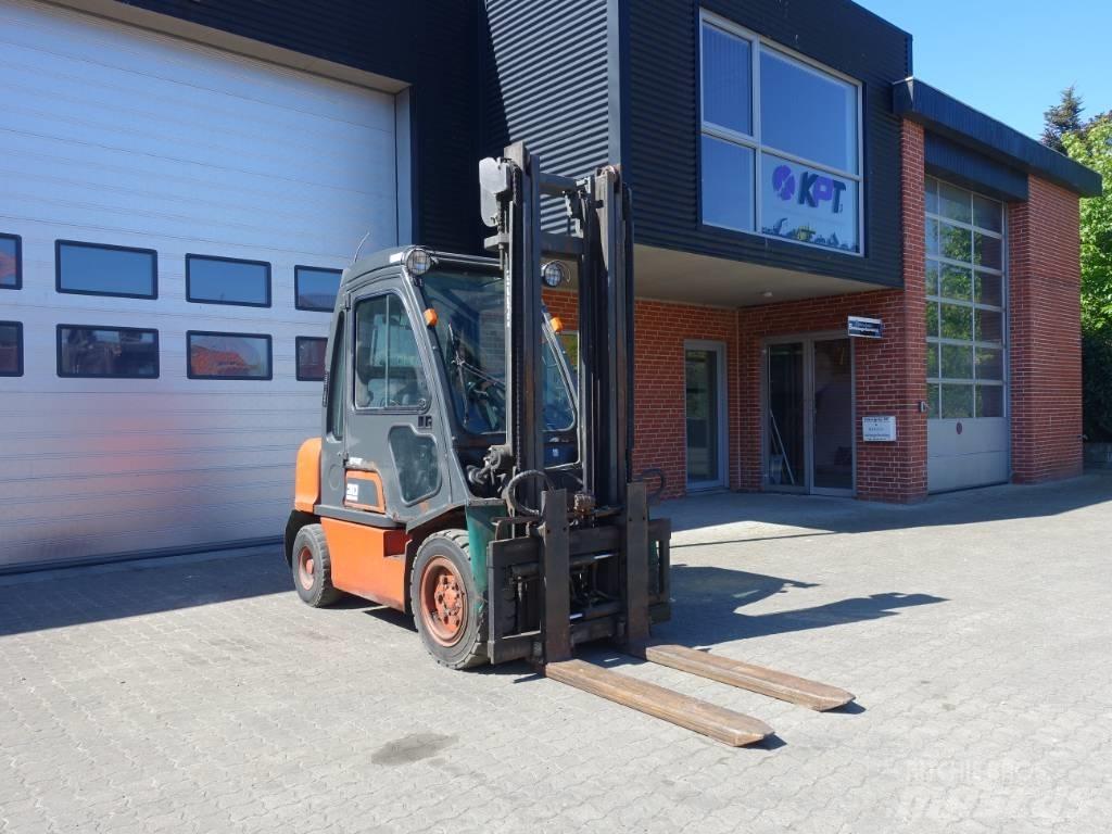 Nissan FGD 02A30Q Empilhadores Diesel