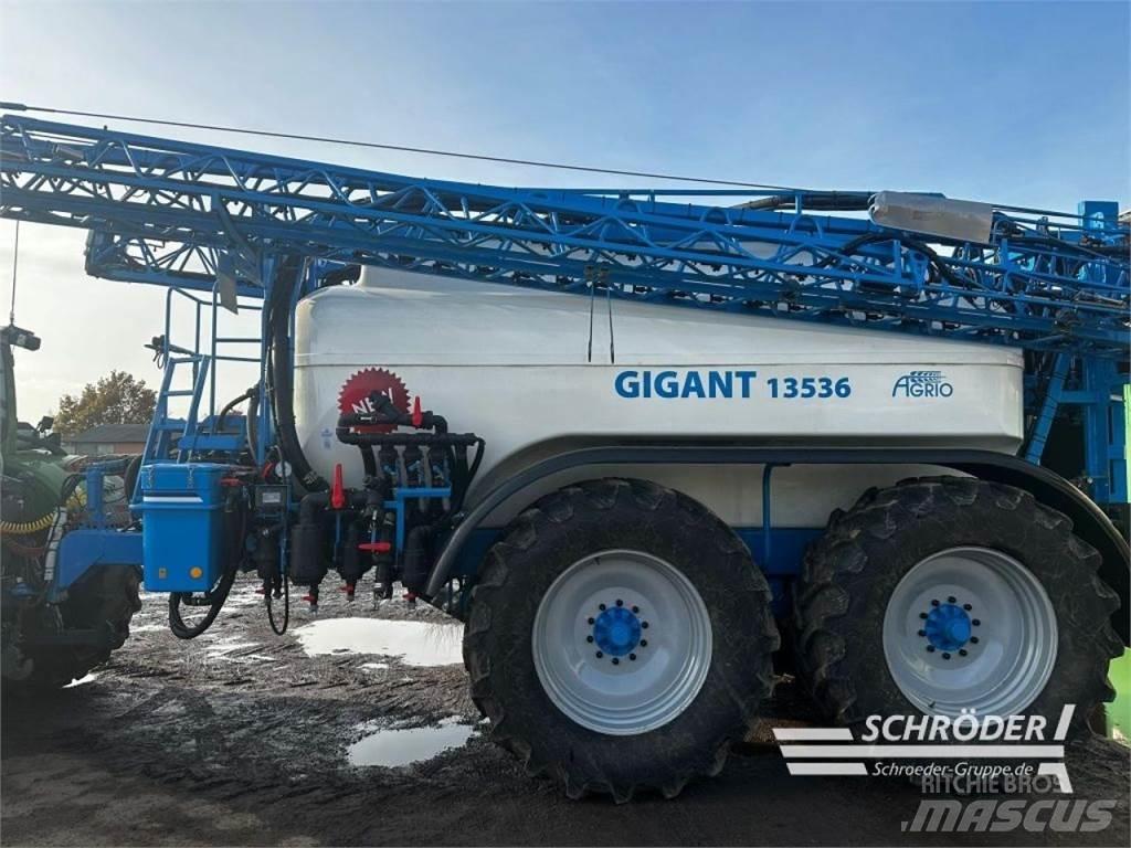Agrio GIGANT 13500 Pulverizadores rebocados