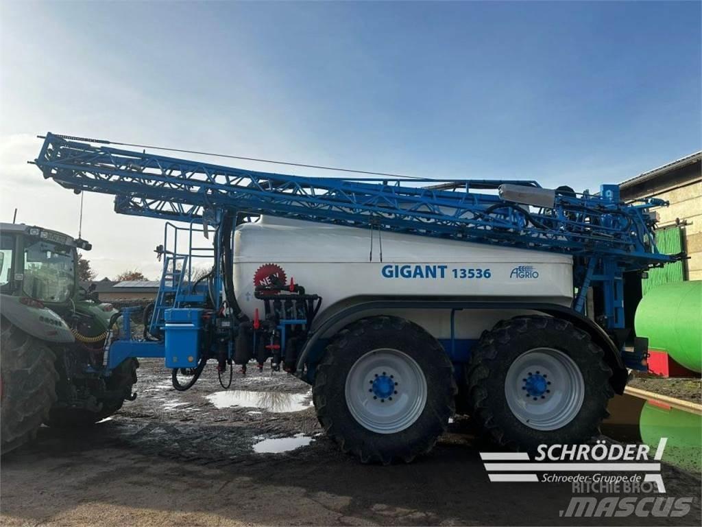 Agrio GIGANT 13500 Pulverizadores rebocados