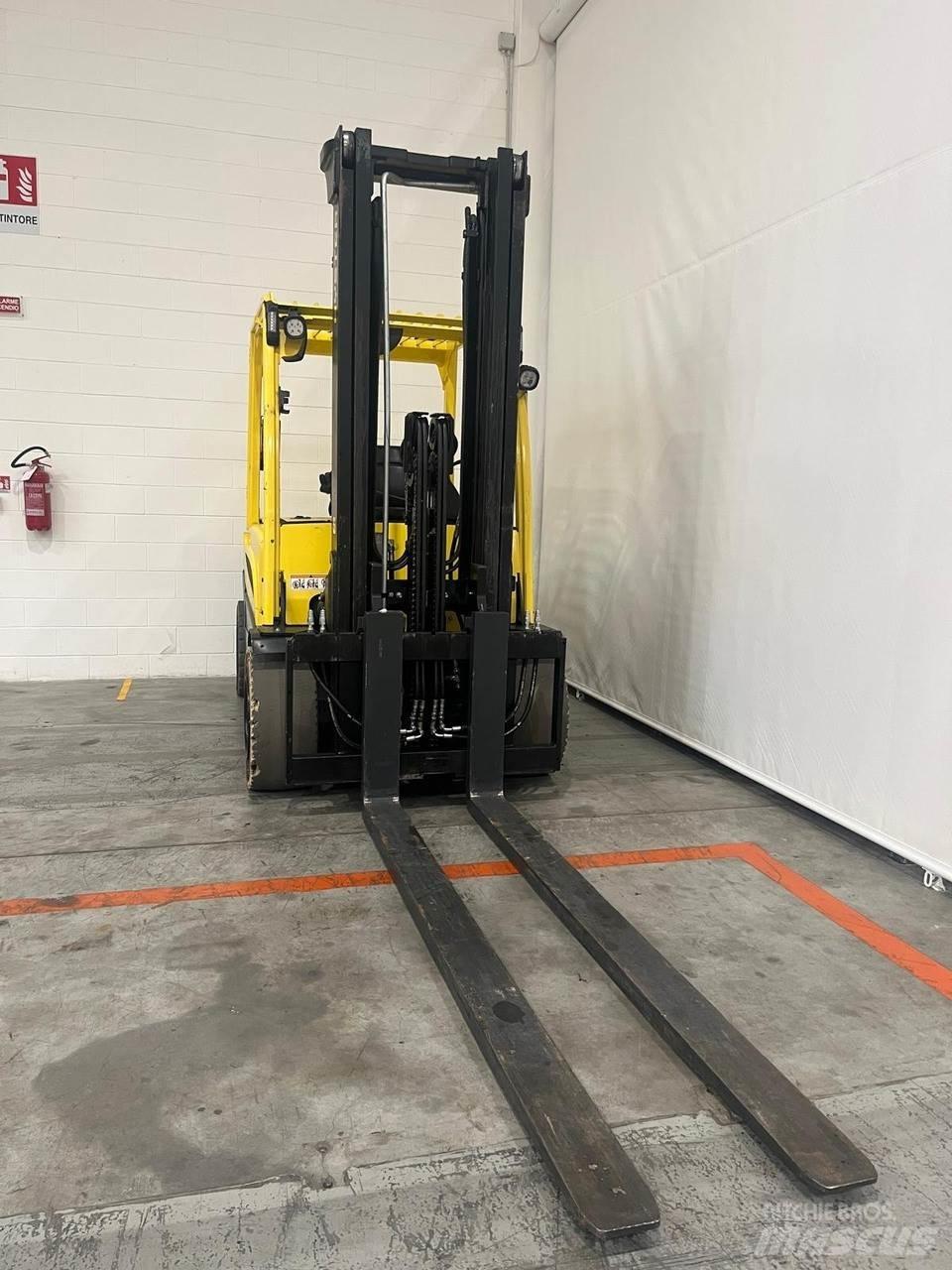 Hyster J5.5XN6 Empilhadores eléctricos
