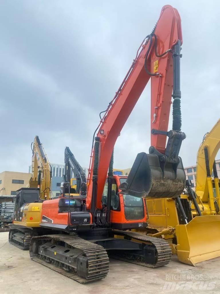 Doosan DX 225 LC Escavadoras de rastos
