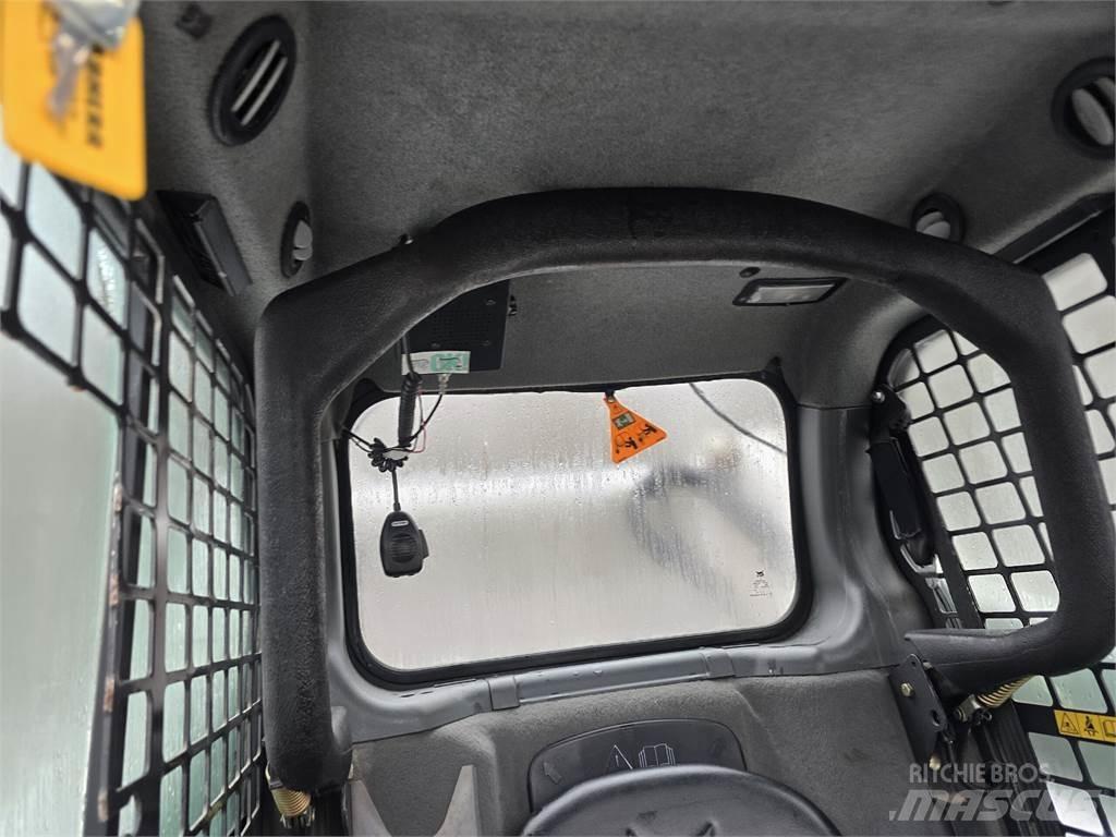 Bobcat S590 Carregadoras de direcção deslizante
