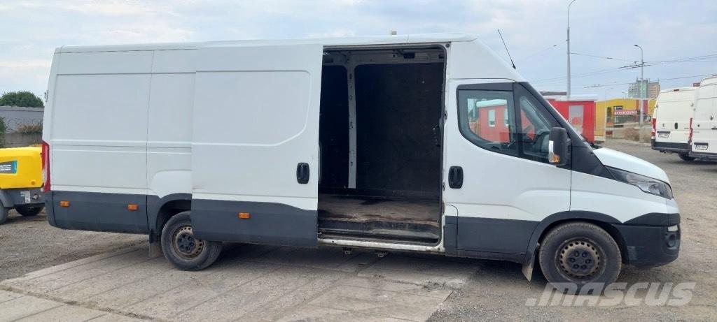 Iveco 35-180 Carrinhas de caixa fechada