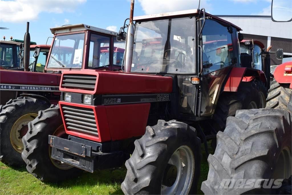 Case IH 844 XLN Tratores Agrícolas usados
