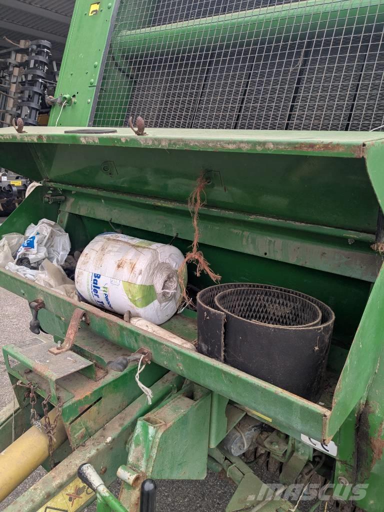 John Deere 580 Enfardadeira de rolos
