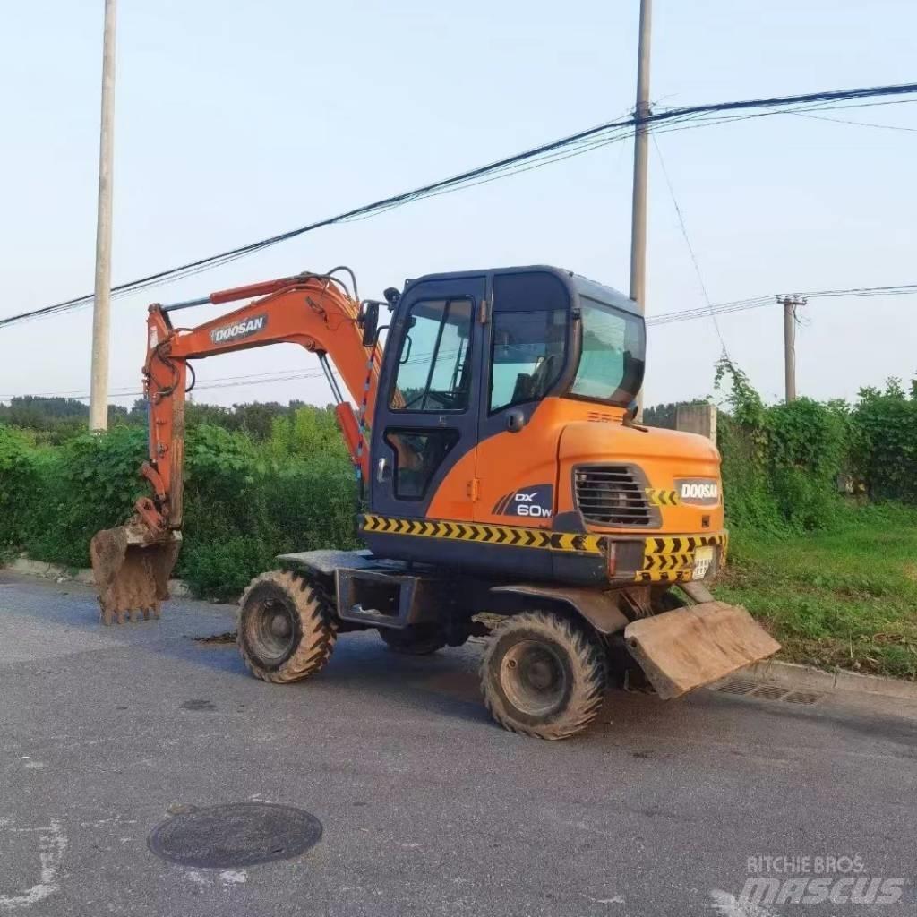 Doosan DX60W Escavadoras de rodas