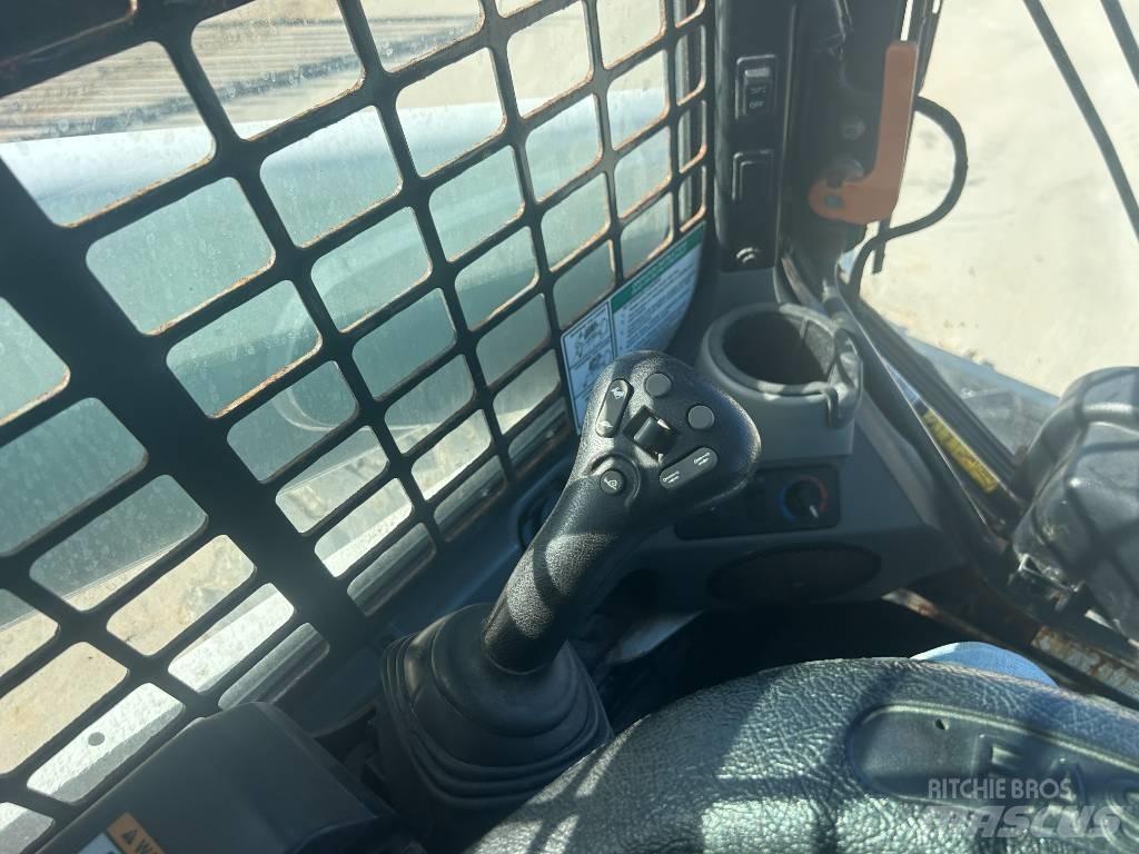 Bobcat S740 Carregadoras de direcção deslizante