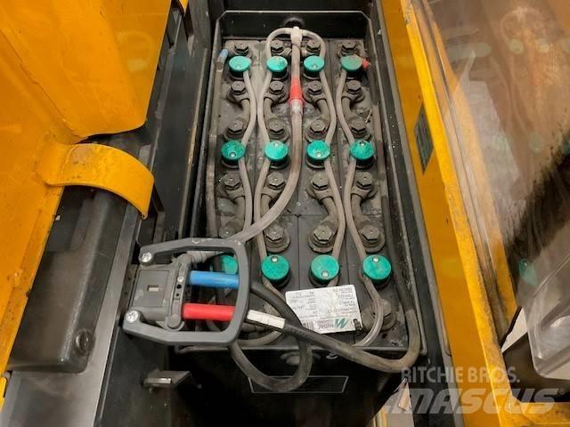 Jungheinrich ERC 214 Empilhador para operador externo