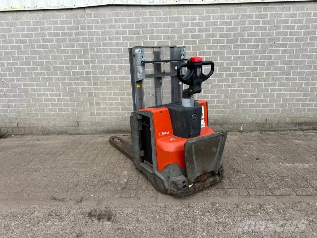 BT SWE200D Empilhador para operador externo