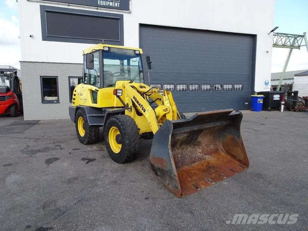 Komatsu WA65-3 Pás carregadoras de rodas