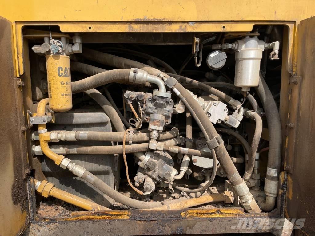 CAT AP555F Pavimentadoras de asfalto