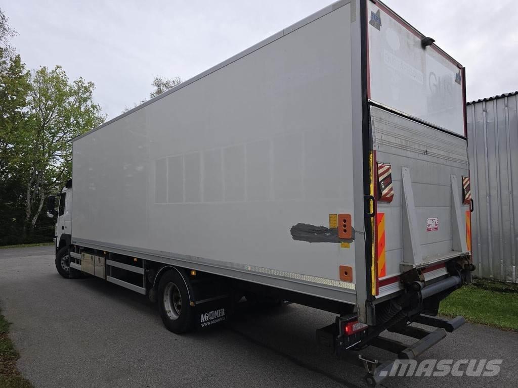 Volvo FM330 4X2 Camiões de caixa fechada