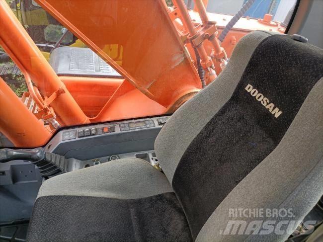 Doosan DX 300 Escavadoras de rastos