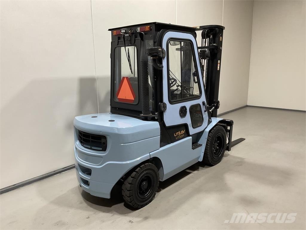 Utilev UT30P Empilhadores Diesel