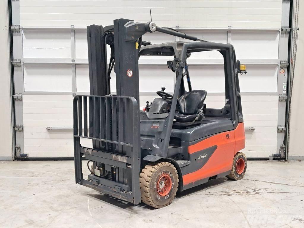 Linde E30L-01 Empilhadores eléctricos