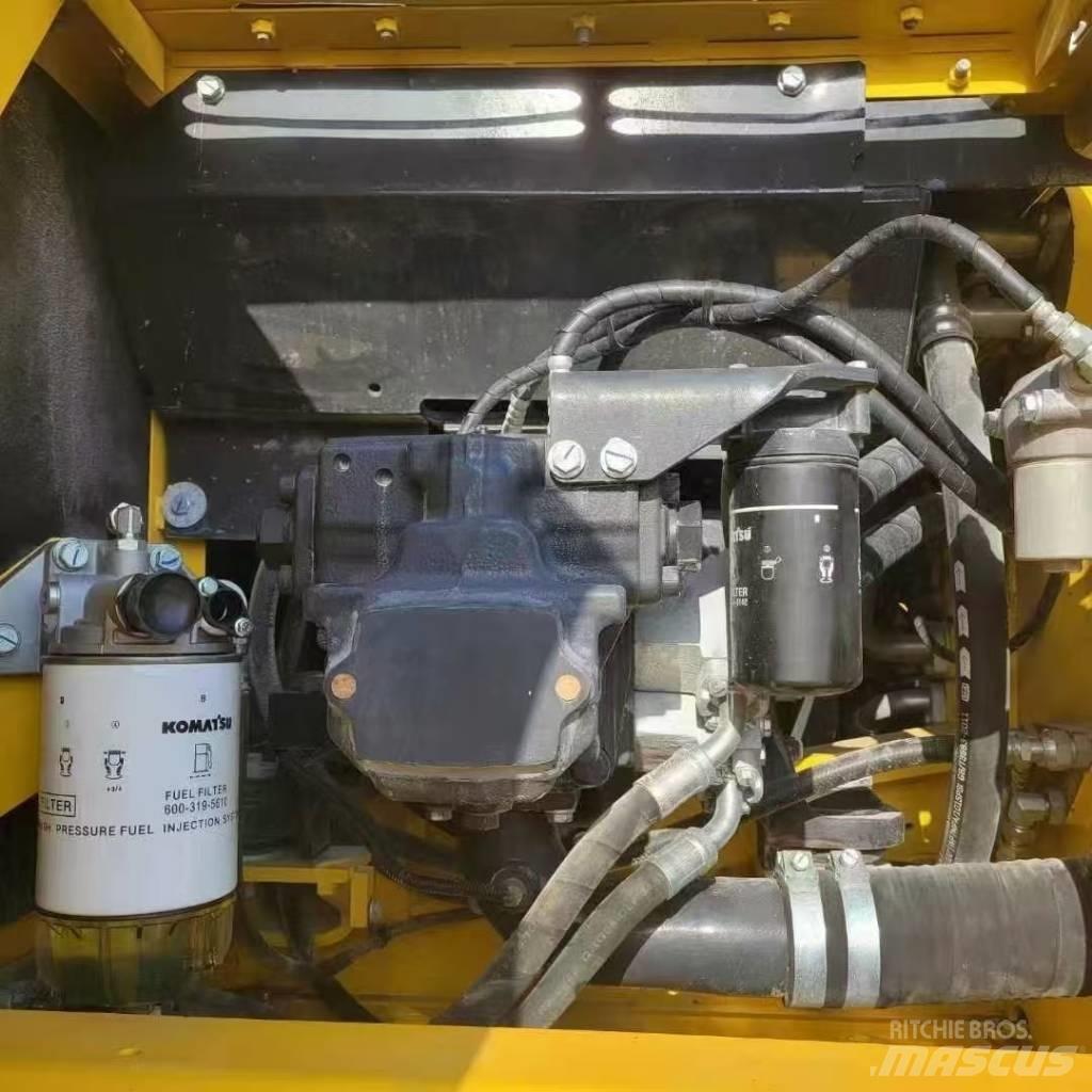 Komatsu 240LC-8 Escavadoras de rastos