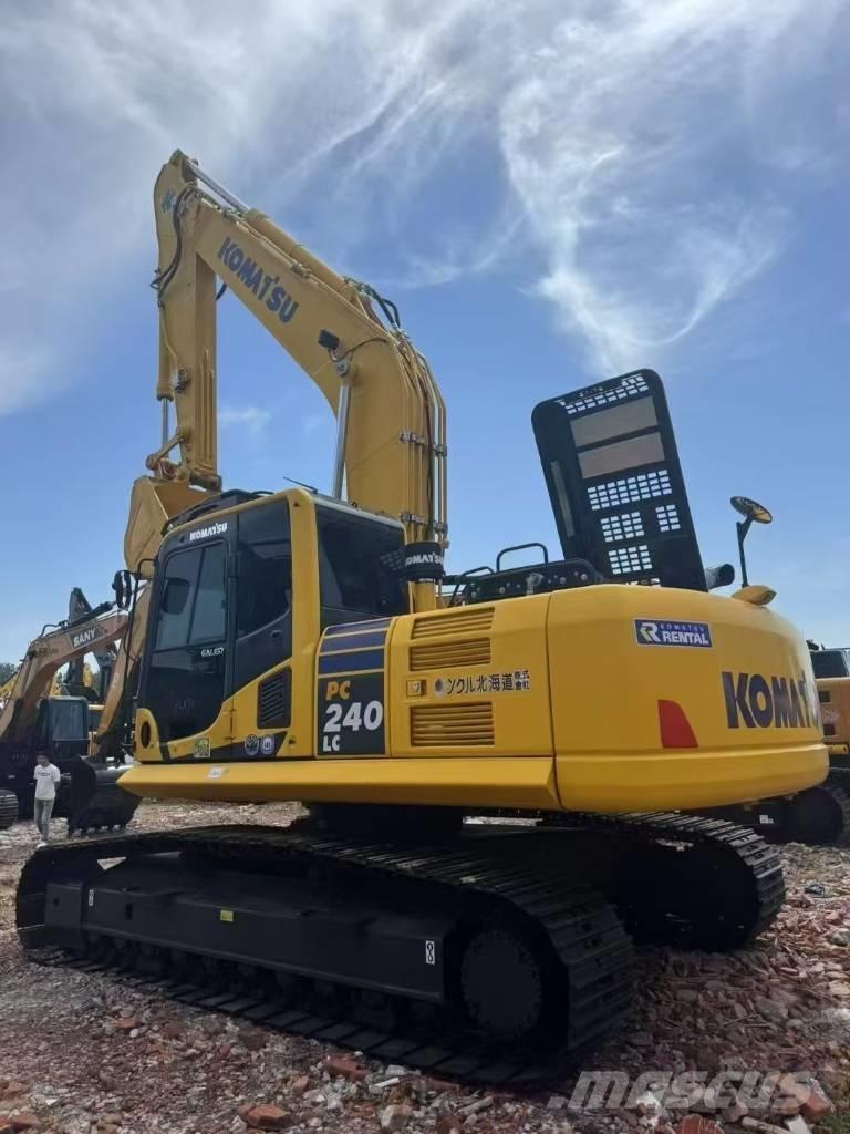 Komatsu 240LC-8 Escavadoras de rastos