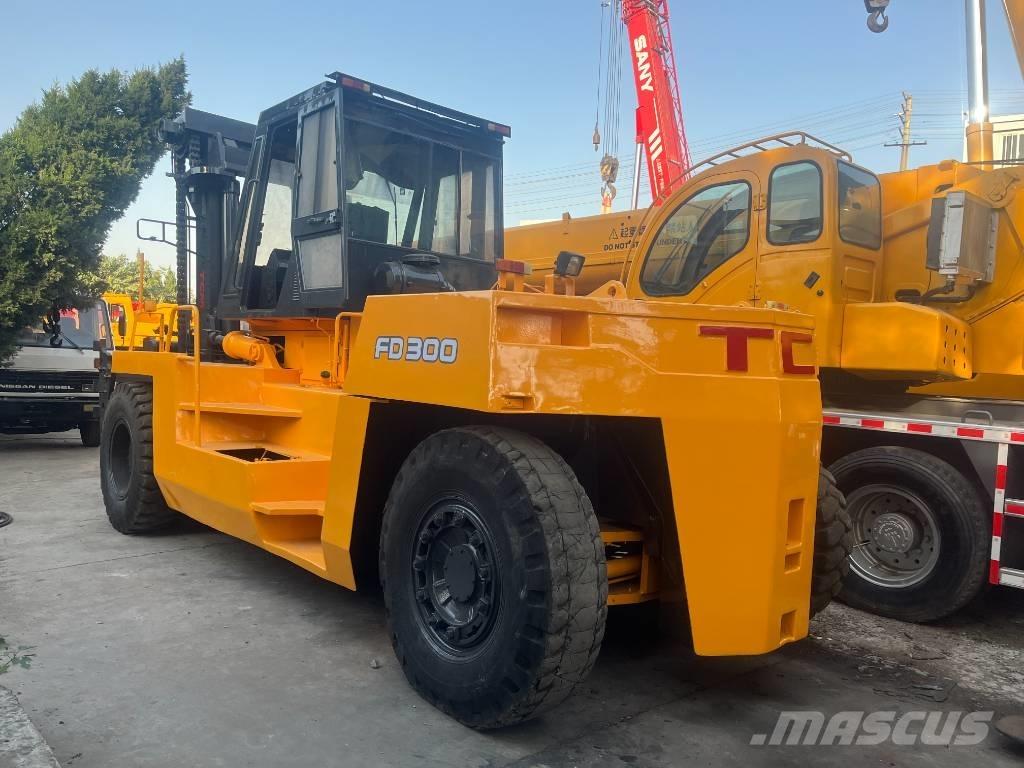 TCM FD 30 Empilhadores Diesel
