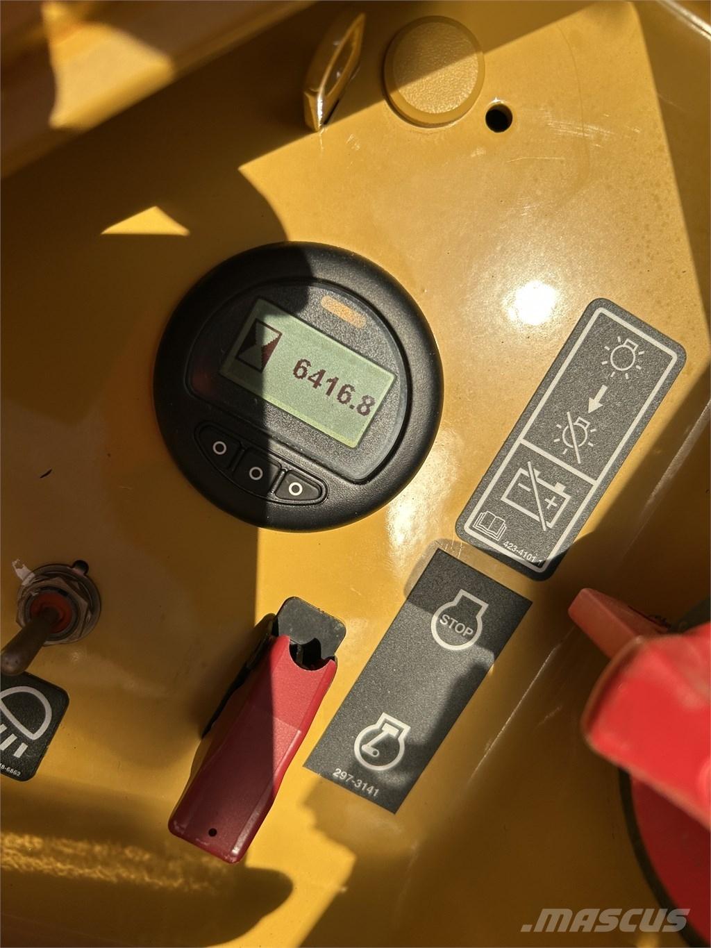 CAT D 5 LGP Dozers - Tratores rastos