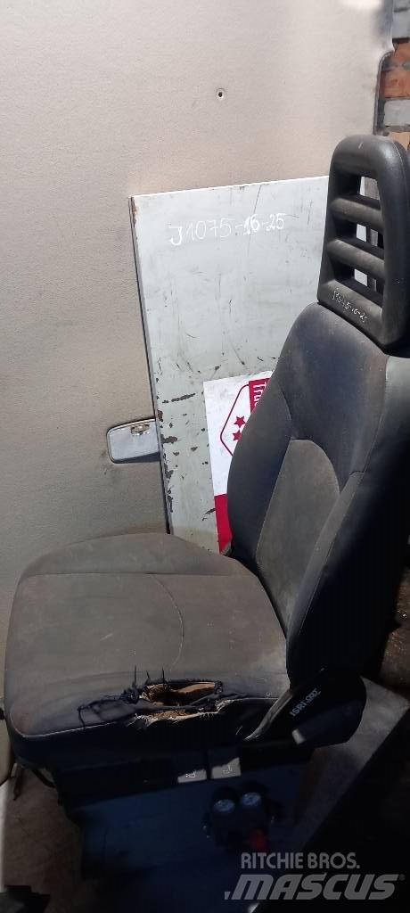 Iveco Daily.     3802247 Cabines e interior
