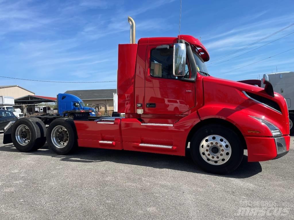 Volvo VNL64T300 Tractores (camiões)