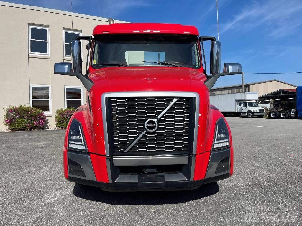 Volvo VNL64T300 Tractores (camiões)