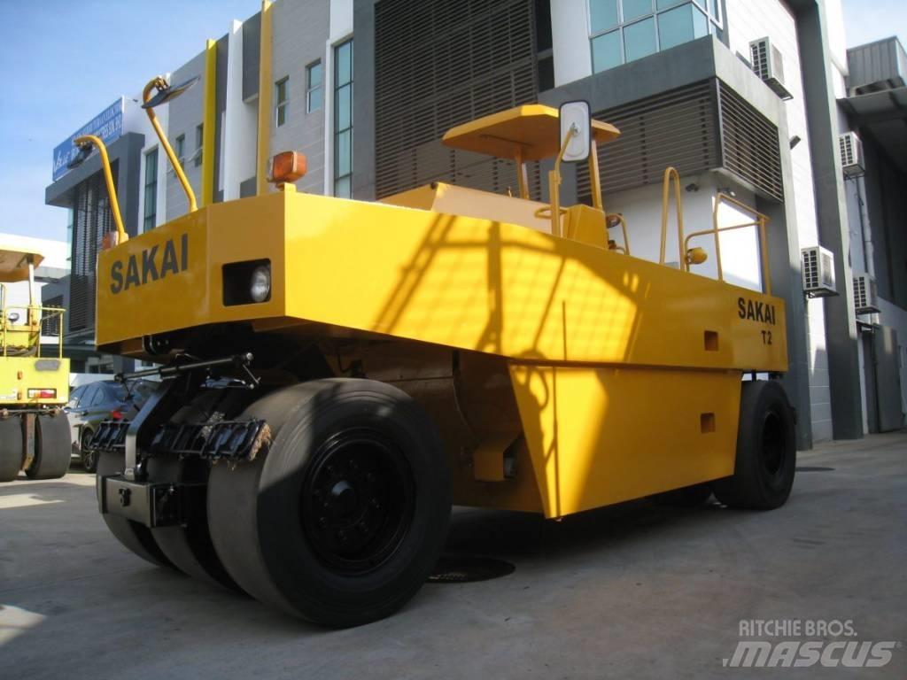 Sakai T2 Cilindros Compactadores de pneus