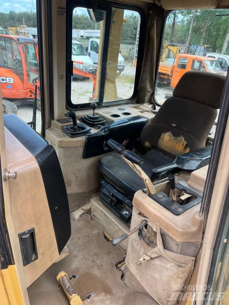CAT D 6 M Dozers - Tratores rastos