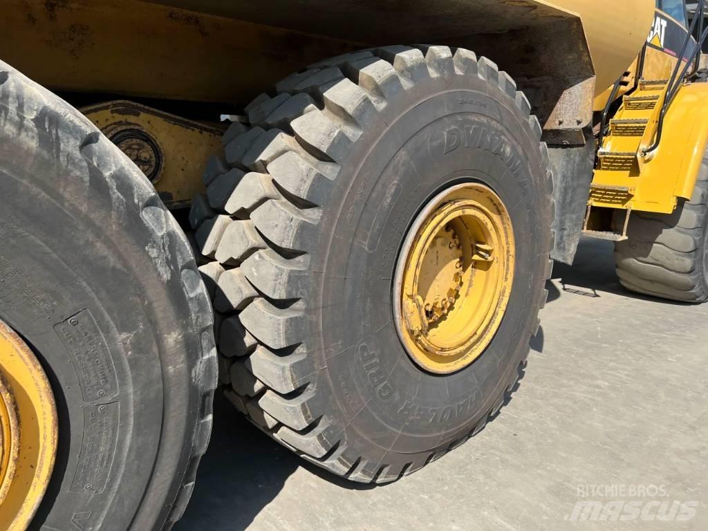 CAT 740 WATER TRUCK Auto-tanques