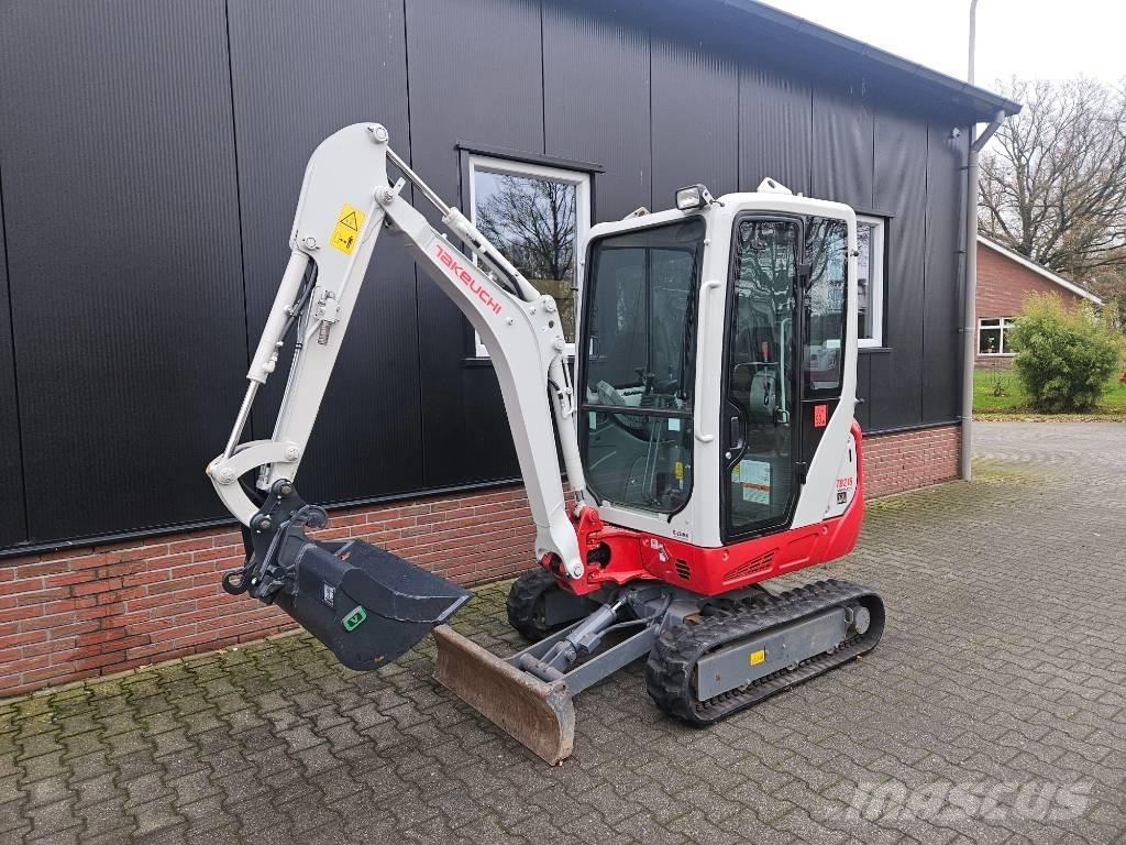 Takeuchi TB216 Mini Escavadoras <7t