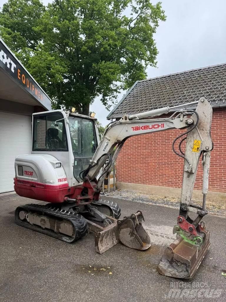 Takeuchi TB230 Mini Escavadoras <7t