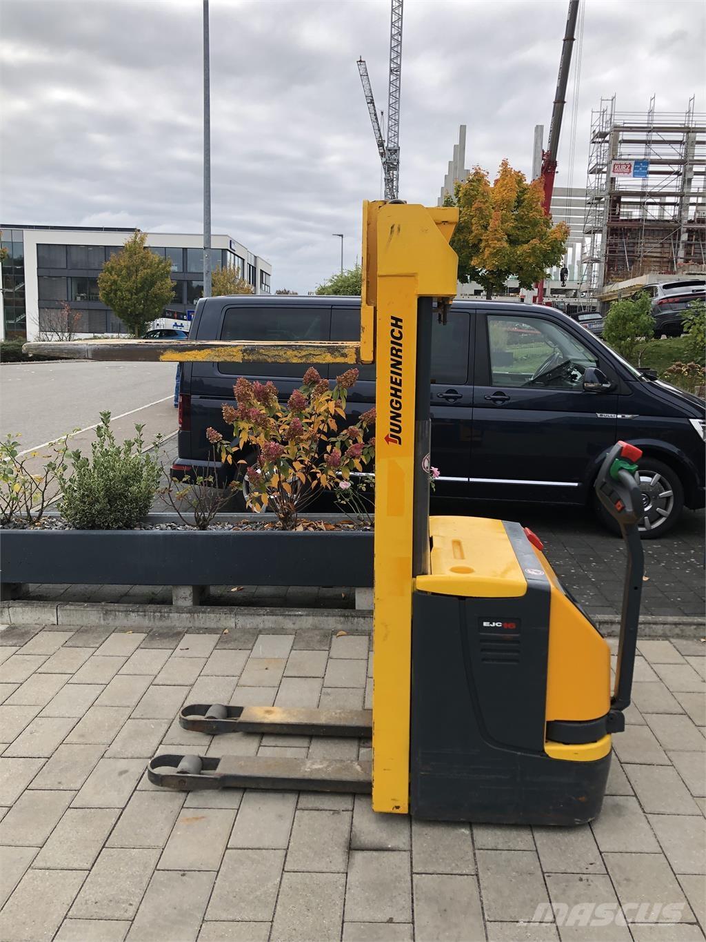 Jungheinrich EJC16 Self propelled stackers