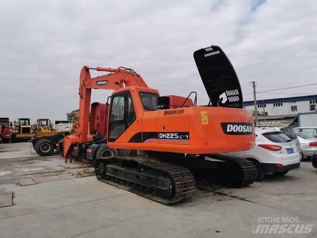 Doosan DH225 Escavadoras de rastos