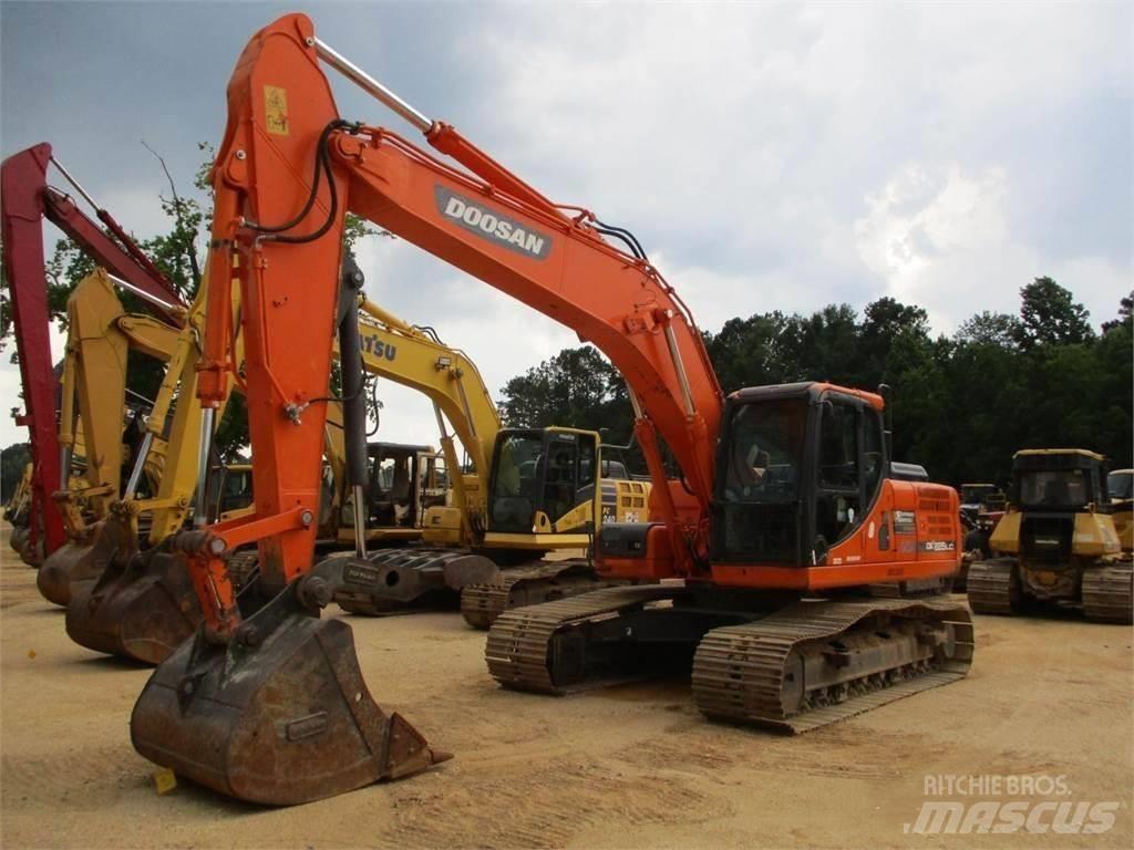 Doosan DX 225 Escavadoras de rastos