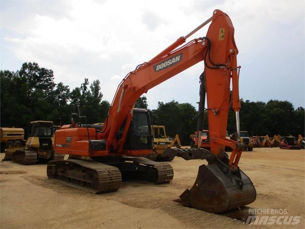 Doosan DX 225 Escavadoras de rastos