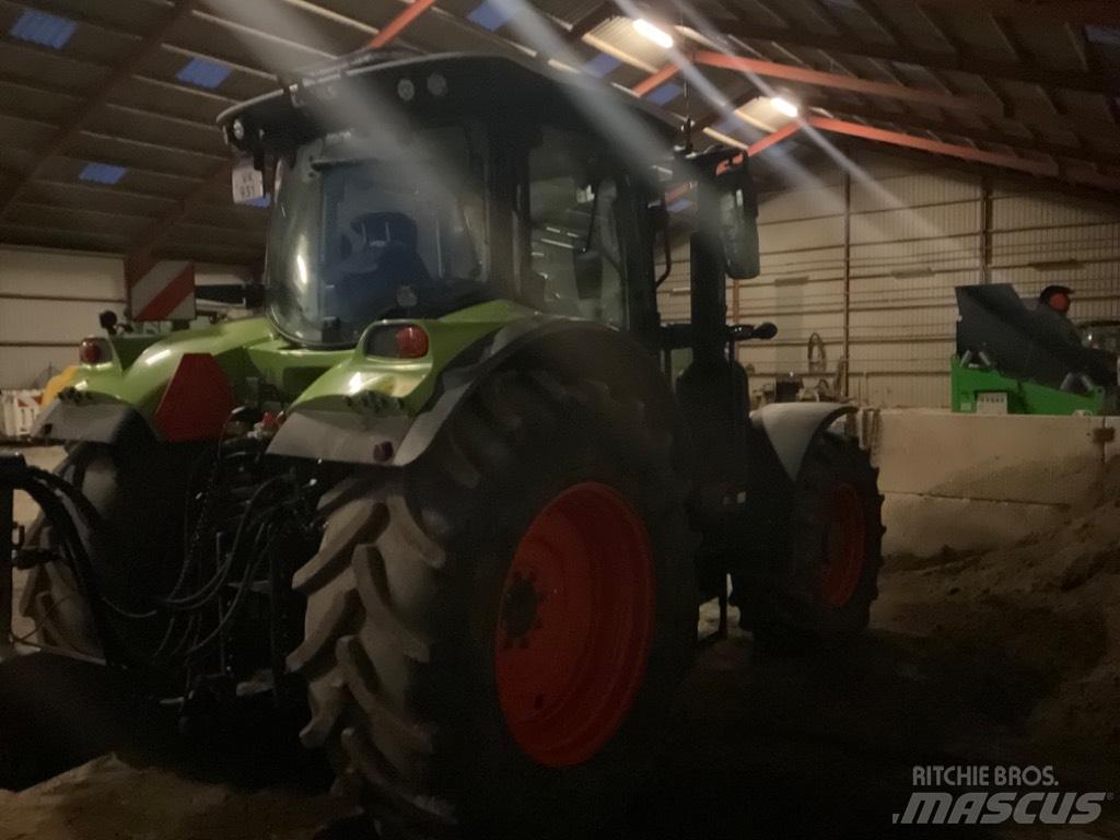 CLAAS ARION 650 cis + Tratores Agrícolas usados