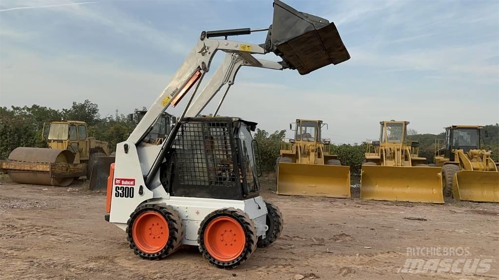Bobcat S300 Carregadoras de direcção deslizante