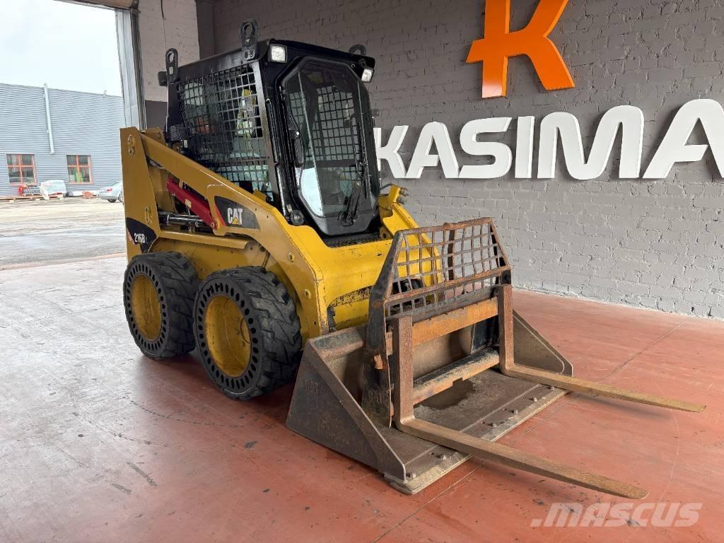 CAT 216 B Carregadoras de direcção deslizante