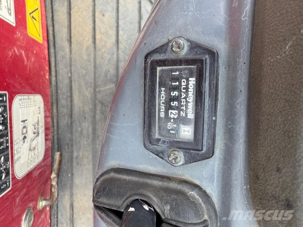 Yanmar SV08 (1D477) Mini Escavadoras <7t