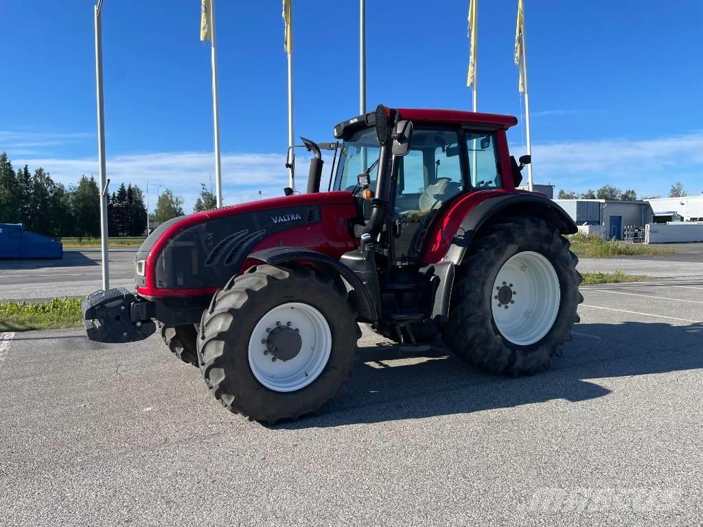 Valtra T 153 Versu Tratores Agrícolas usados