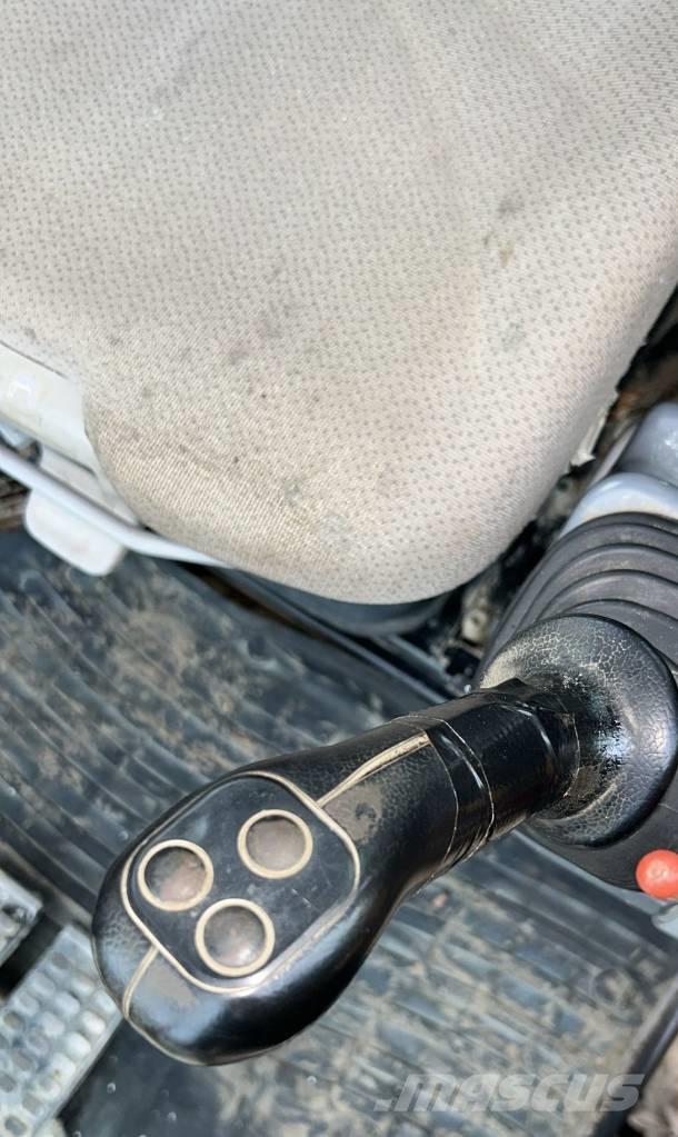 Hitachi ZX 135 US-6 Escavadoras de rastos