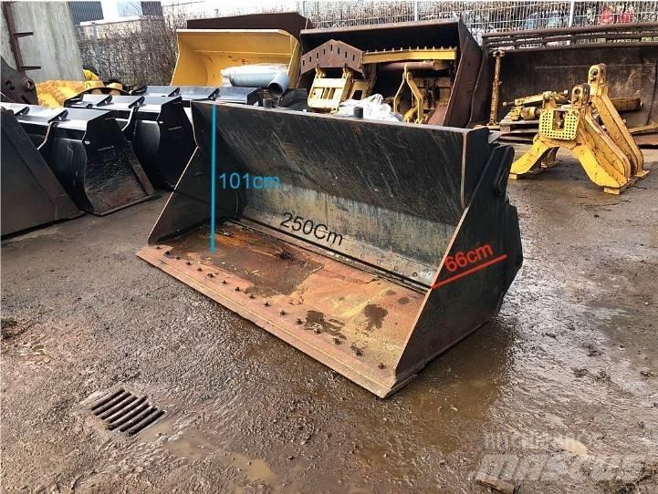 CAT 930H/K Baldes