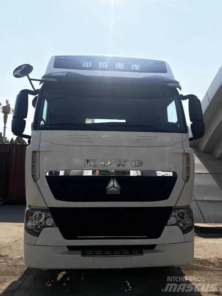 Sinotruk T7H Tractores (camiões)