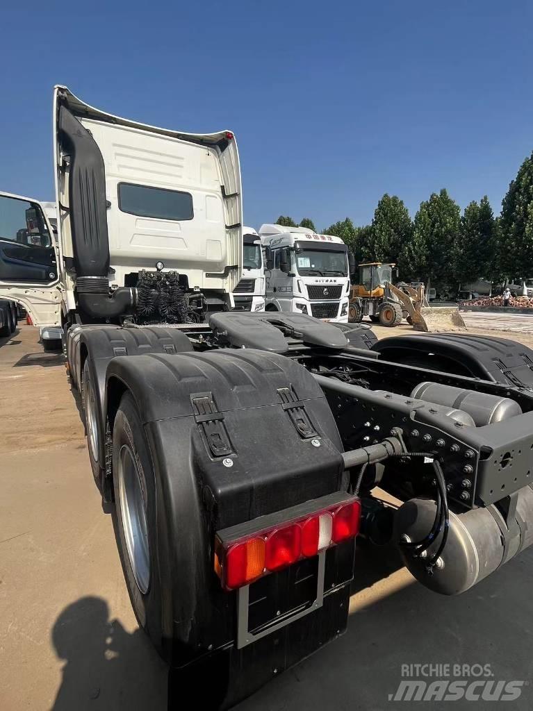 Sinotruk T7H Tractores (camiões)