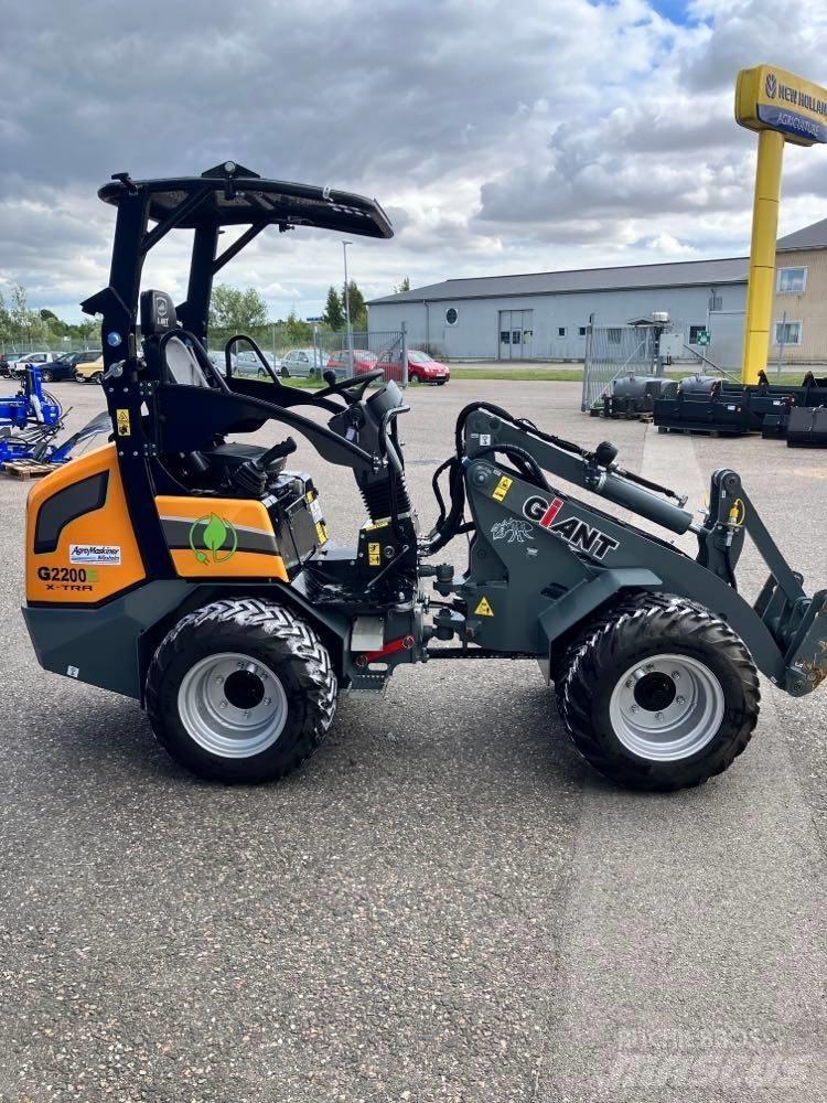  Demokörd GiANT 2200E Carregadora multifunções