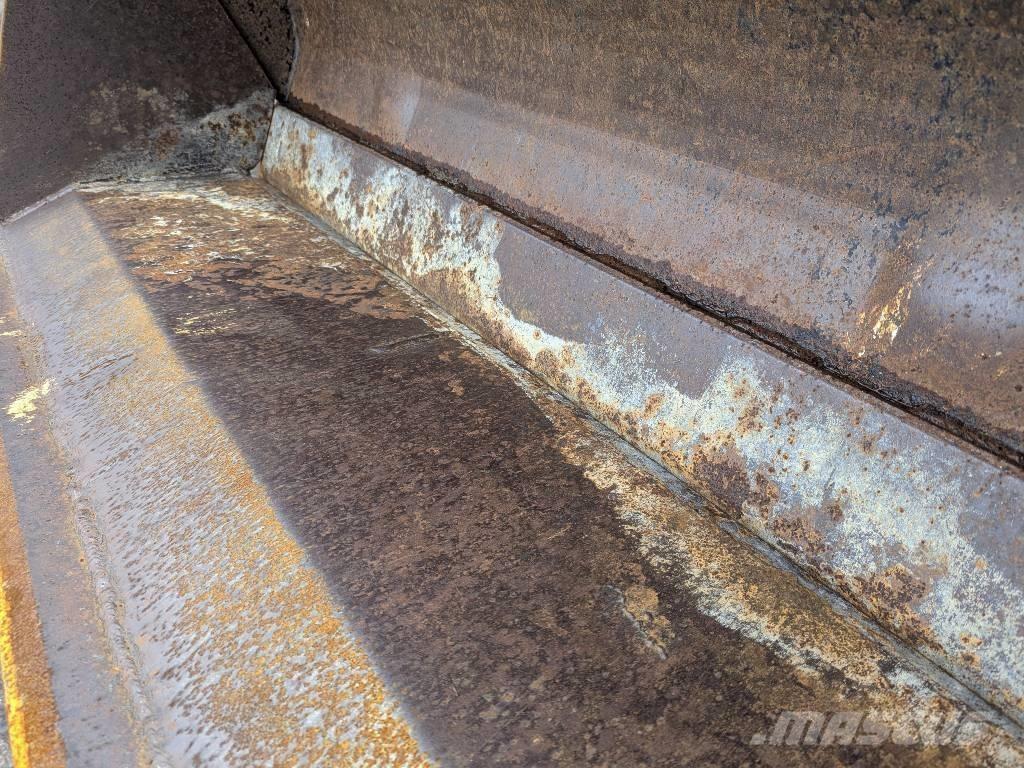  SUTTON 4-IN-1 BUCKET Baldes