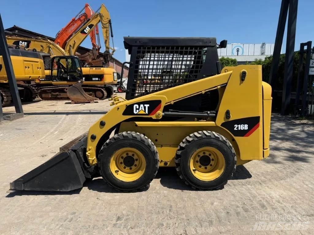 CAT 216B (226,S130) Carregadoras de direcção deslizante