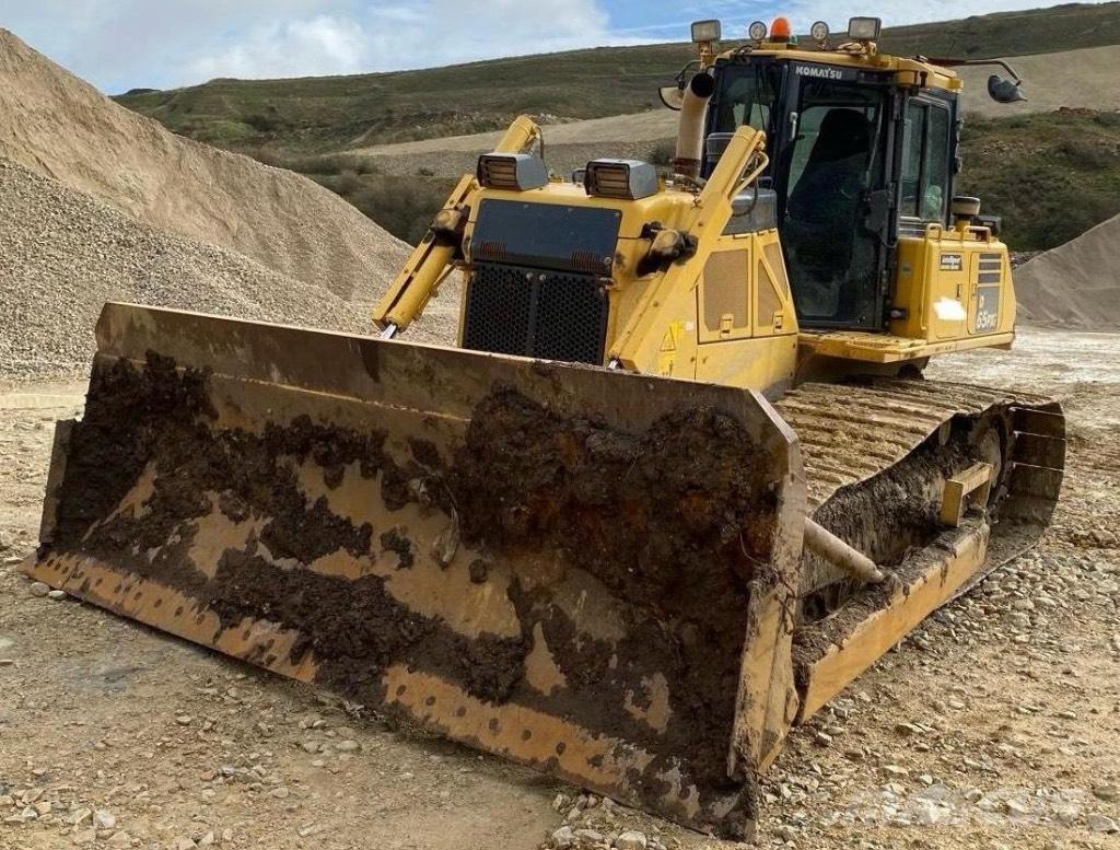 Komatsu DX65PXi-18 Dozers - Tratores rastos