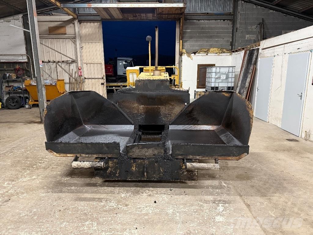 CAT BB 621 E Pavimentadoras de asfalto