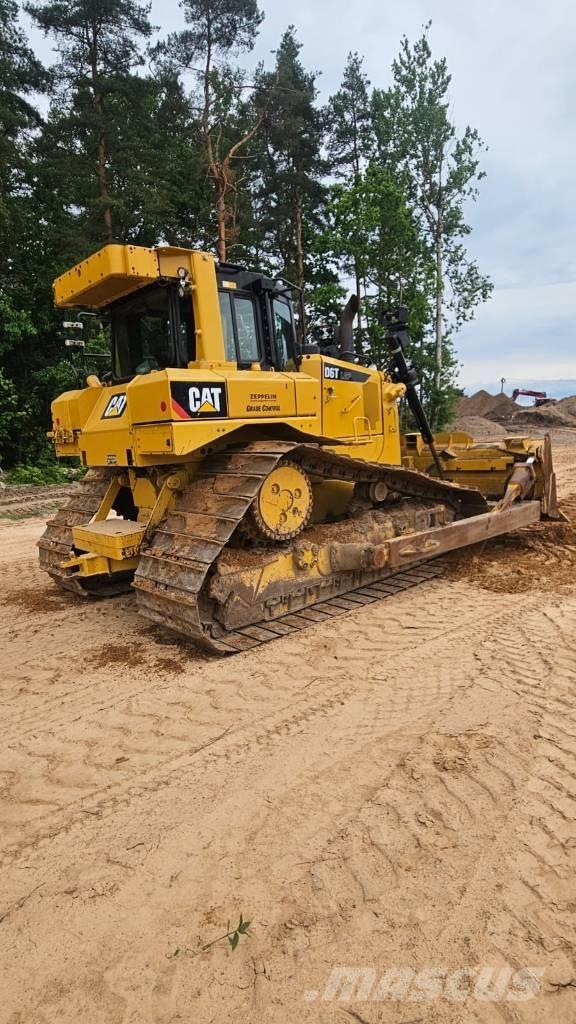 CAT D 6 T LGP Dozers - Tratores rastos